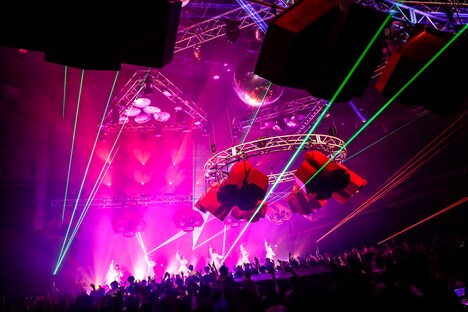 「Devil ANTHEM. 7th Anniversary ONE MAN LIVE『デビタゴン祭2021』」の様子。（撮影：笹森健一）