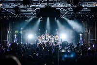 手羽先センセーション「手羽先クリスマス2021」の様子。