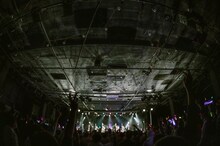 手羽先センセーション「手羽先クリスマス2021」の様子。