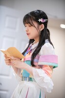 ノートを見ながら質問する蛭田記者。（撮影：音楽ナタリー編集部）