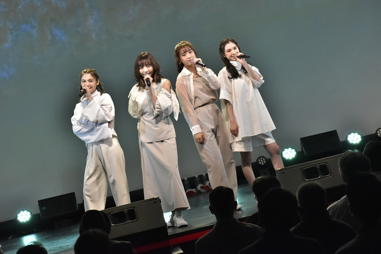 et-アンド-「Monthly LIVE 2021『RGB』」2021年12月24日公演の様子。