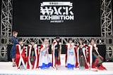 左から柏木由紀、セントチヒロ・チッチ、ヤママチミキ、テラシマユウカ、ユイ・ガ・ドクソン、月ノウサギ、ハシヤスメ・アツコ、ユメノユア。