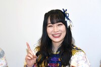 えくぼが出る笑顔で記者を魅了した桐乃さん。（撮影・キャプション：隈本茉莉奈）