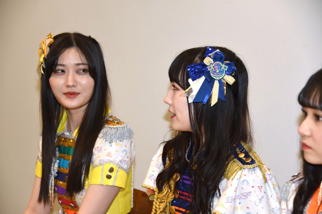 相棒同士（本人談）で目を合わせる2人。（撮影・キャプション：隈本茉莉奈）