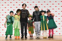 YOASOBI with ミドリーズ（写真提供：NHK）