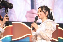 カメラに向かって“わがままセリフ”を披露する杏ジュリア。