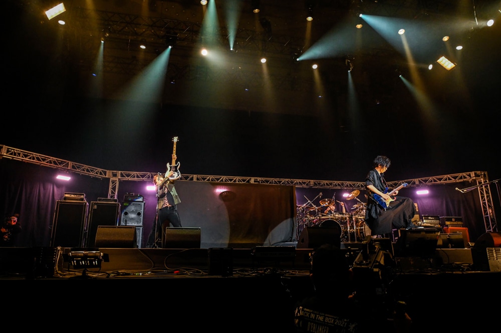 MDC 40th Anniversary SUPER ALL STARSによる「Dear Tokyo」セッションの様子。