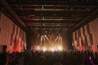 「DELIVERY LIFESAVERS TOUR後半戦～新しい冒険のはじまり～」東京・ KANDA SQUARE HALL 公演の様子。（撮影：曽我美芽）