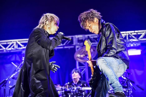 HYDE（L'Arc-en-Ciel）とINORAN（LUNA SEA）。