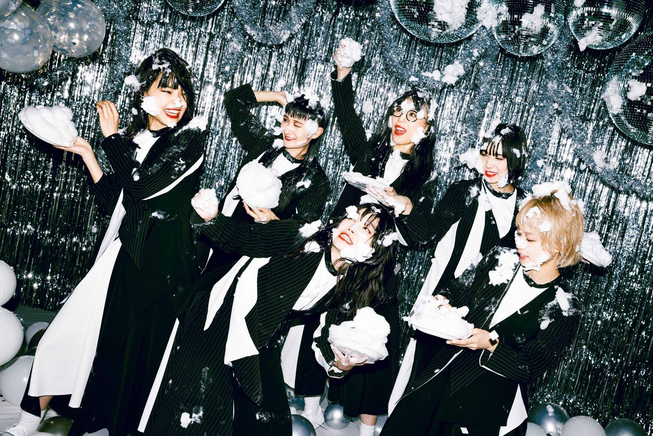 2022年1月のBiSHアーティスト写真。