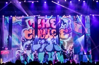 「半分相逢傘」のパフォーマンスの様子。（撮影：米山三郎）