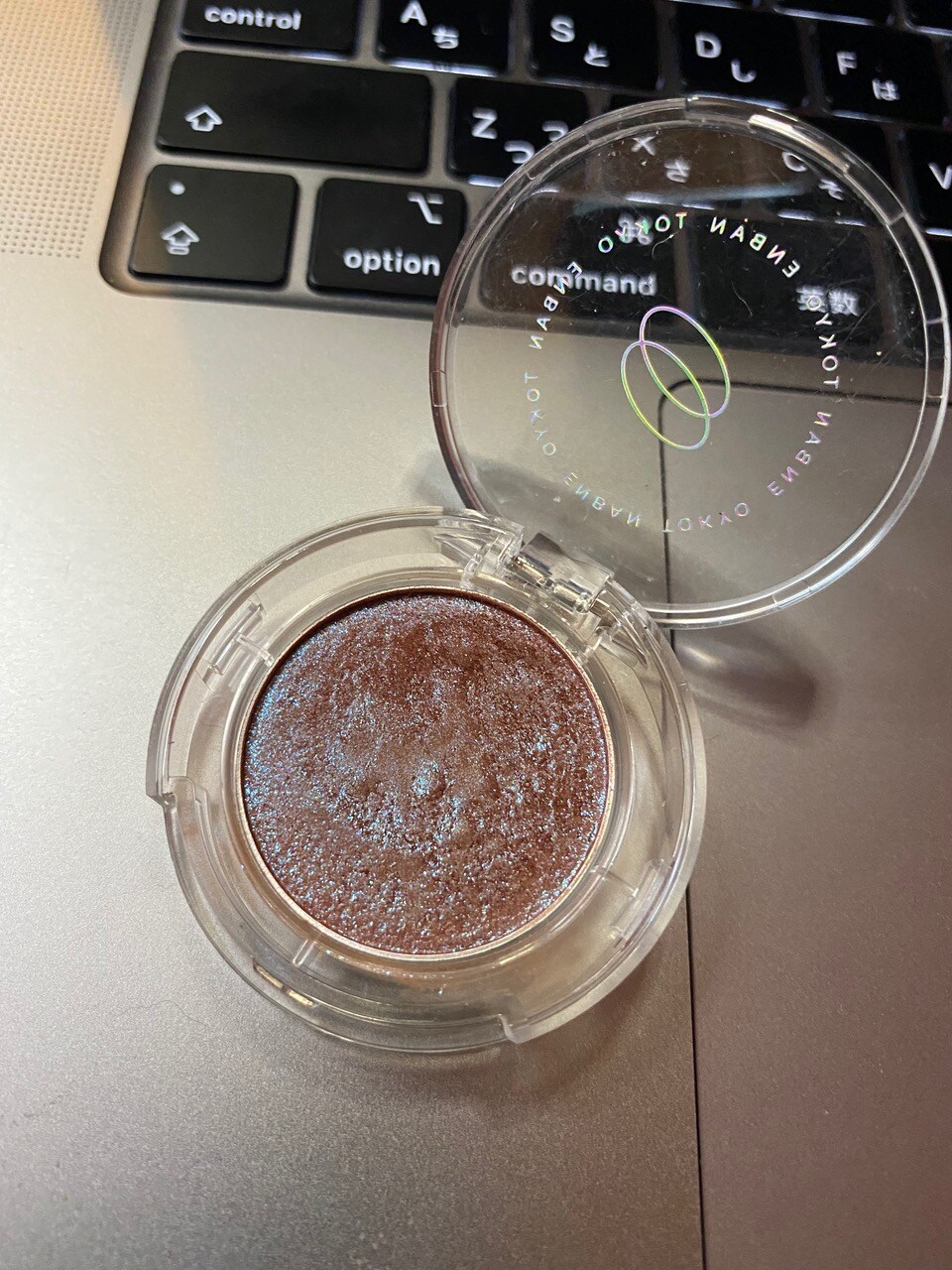 マルチグリッターカラー 07 TENNOHSEI（写真提供：小春）