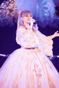 人気画像1位は「浜崎あゆみカウントダウンライブで多様性表現、24周年ライブの開催も発表」より、浜崎あゆみ(撮影:田中聖太郎)。