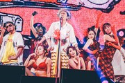 桑田佳祐「LIVE TOUR 2021『BIG MOUTH, NO GUTS!!』」神奈川・横浜アリーナ公演の様子。（撮影：西槇太一）