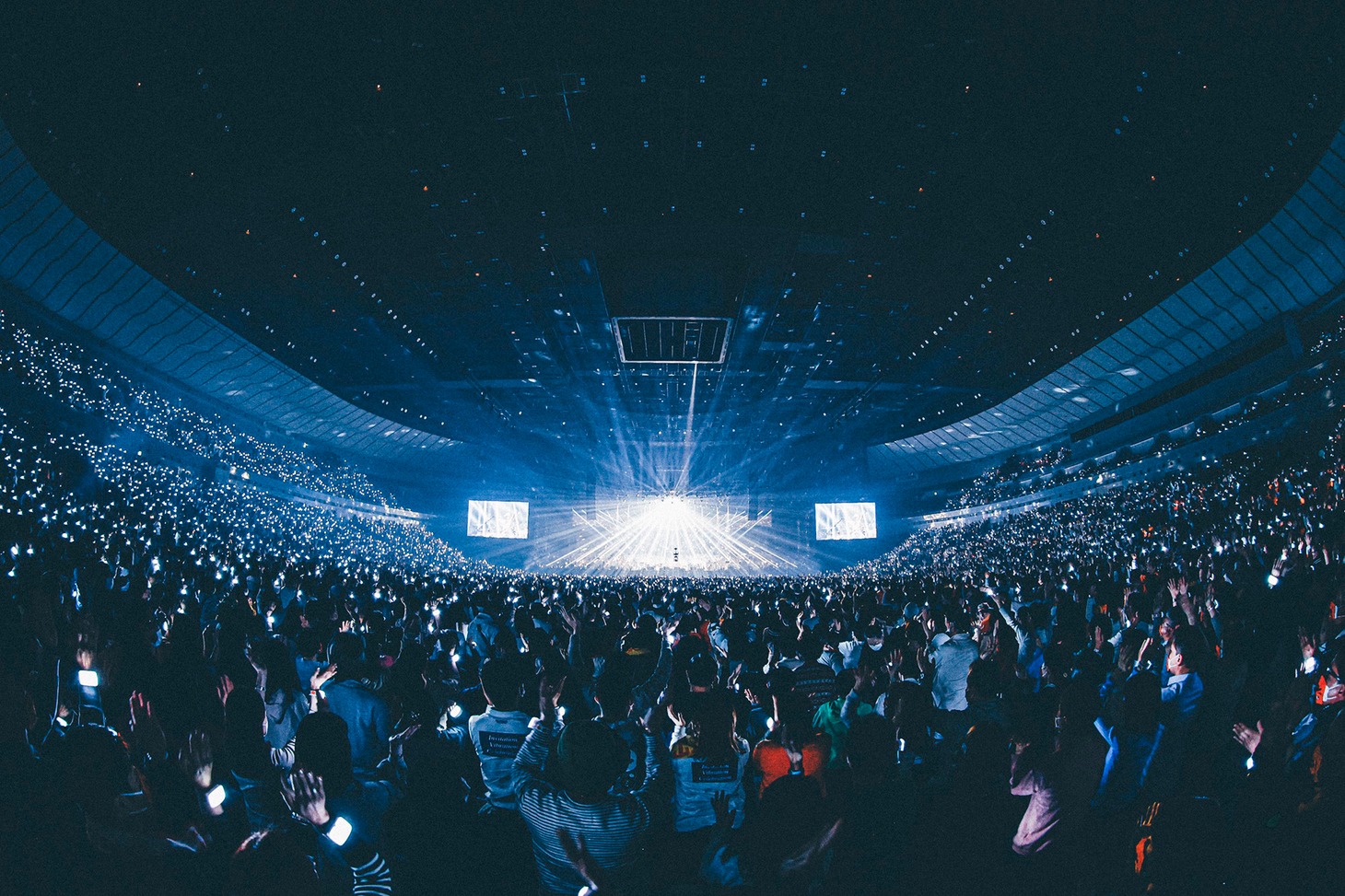 桑田佳祐「LIVE TOUR 2021『BIG MOUTH, NO GUTS!!』」神奈川・横浜アリーナ公演の様子。（撮影：西槇太一）