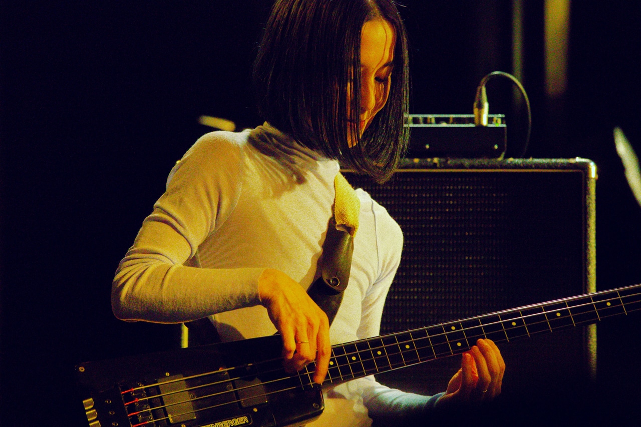 AyA（B, Cho / OOIOO）（Photo by Yoshitake Hamanaka、Kokoro Ihara）