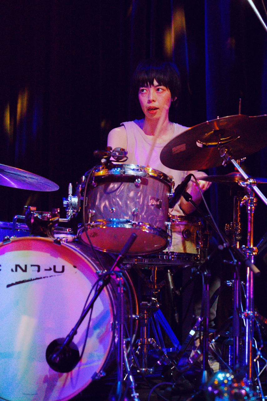 Mishina（Dr / OOIOO）（Photo by Yoshitake Hamanaka、Kokoro Ihara）