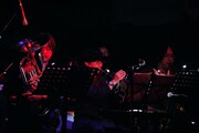 ゴンドウトモヒコ（Euphonium）、三浦千明（Flugelhorn, Glockenspiel）、大谷能生（Sax）。（撮影：山川哲矢）
