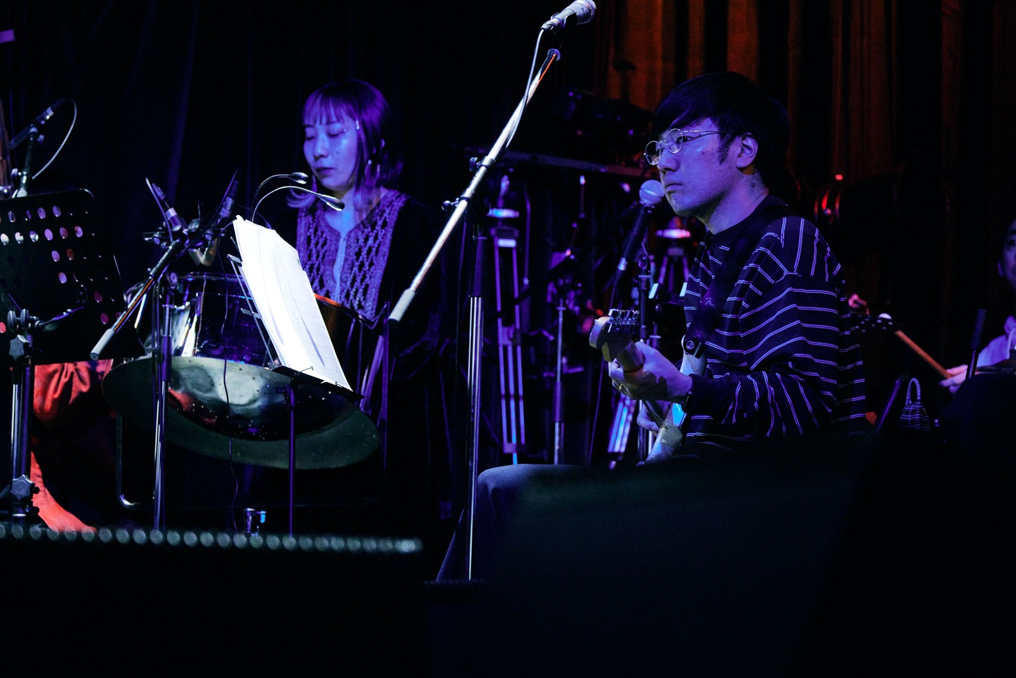 小林うてな（Steelpan）、斉藤亮輔（G）。（撮影：山川哲矢）