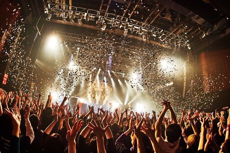 「J LIVE 2021-22 COUNTDOWN」の様子。（撮影：田辺佳子）