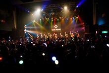 GANG PARADEのライブの様子（Photo by sotobayashi kenta）