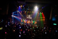 GANG PARADEのライブの様子（Photo by sotobayashi kenta）
