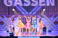 アニソンヒットメドレーより、「おジャ魔女カーニバル!!」のパフォーマンスの様子。（撮影：高田真希子）