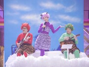 仲本工事、高城れに、高木ブーによるユニット・イナズマこぶたランド。（撮影：上飯坂一）