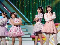 「最強アイドルメドレー2021」より、「すきっ！」のパフォーマンスの様子。（撮影：上飯坂一）
