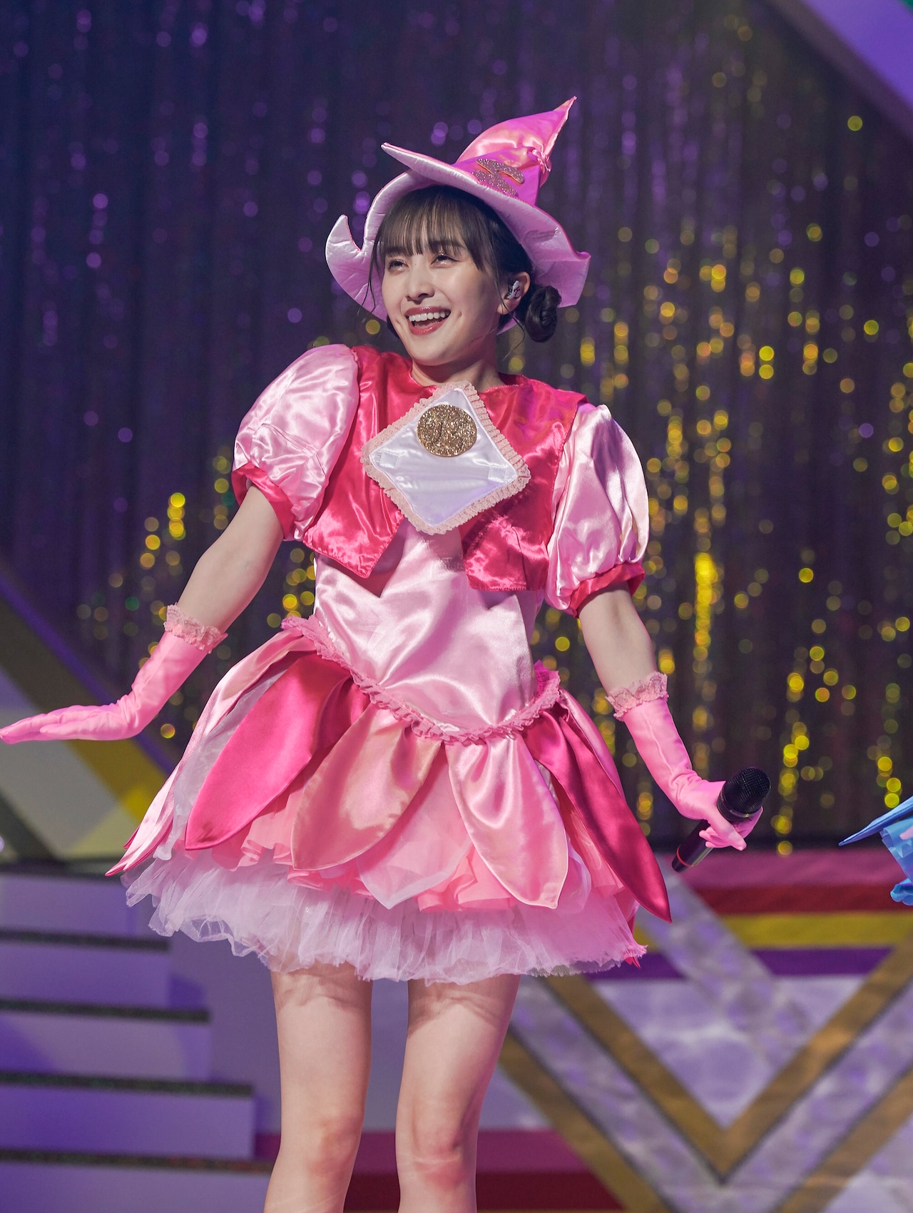 おジャ魔女カーニバル!!」をパフォーマンスする百田夏菜子