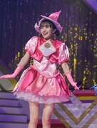 「おジャ魔女カーニバル!!」をパフォーマンスする百田夏菜子。（撮影：上飯坂一）