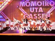 「最強アイドルメドレー2021」より、「根も葉もRumor」のパフォーマンスの様子。（撮影：上飯坂一）