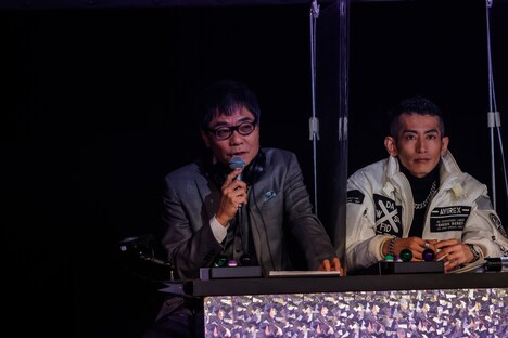 左からいとうせいこう、ISH-ONE。