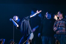 KOHHと仲間たち。（撮影：岸田哲平）