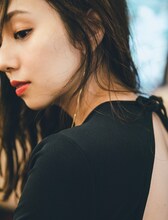 新内眞衣「夜が明けたら」セブンネット版裏表紙（撮影：東京祐）