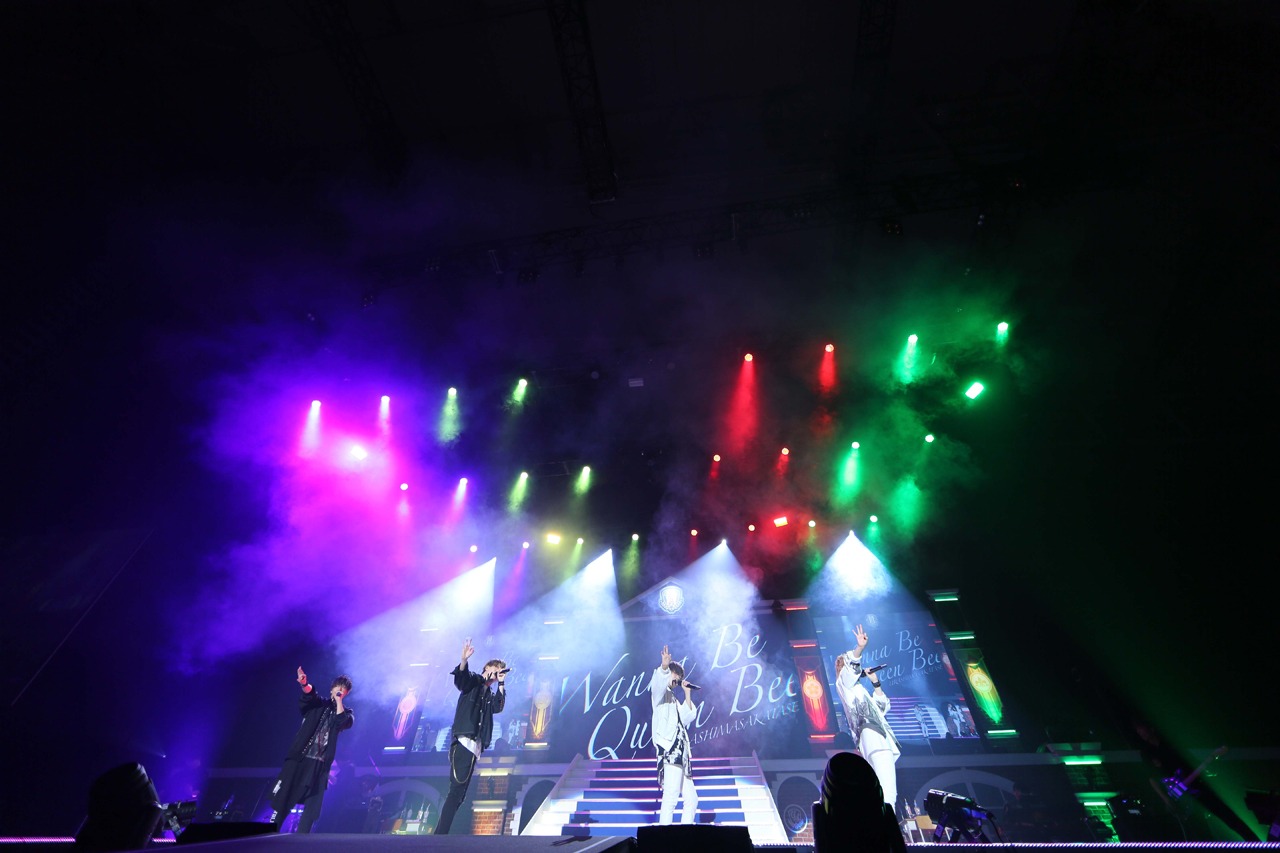 浦島坂田船「浦島坂田船 SUMMER TOUR 2021 ～甘い∞（はち）密のような♡（恋）をしない？キミの放課後はボクのモノ♡無限大の♡（LOVE）STARTぉ☆～」最終公演の様子。（撮影：小松陽祐［ODD JOB］、岡本麻衣、堀卓朗［ELENORE］）