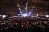 浦島坂田船「浦島坂田船 SUMMER TOUR 2021 ～甘い∞（はち）密のような♡（恋）をしない？キミの放課後はボクのモノ♡無限大の♡（LOVE）STARTぉ☆～」最終公演の様子。（撮影：小松陽祐［ODD JOB］、岡本麻衣、堀卓朗［ELENORE］）