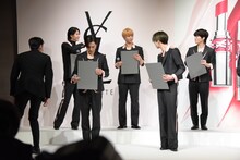 左から佐藤景瑚、川西拓実、與那城奨、川尻蓮、木全翔也。