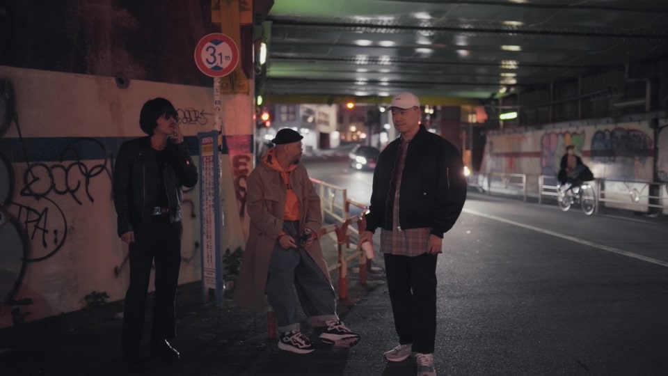 SHAKKAZOMBIE 「空を取り戻した日（DJ WATARAI REMIX）Feat. IGNITION MAN, JON-E」ミュージックビデオより。