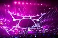 「NANA MIZUKI LIVE RUNNER 2020 → 2022」の様子。（撮影：上飯坂一、高田真紀子）