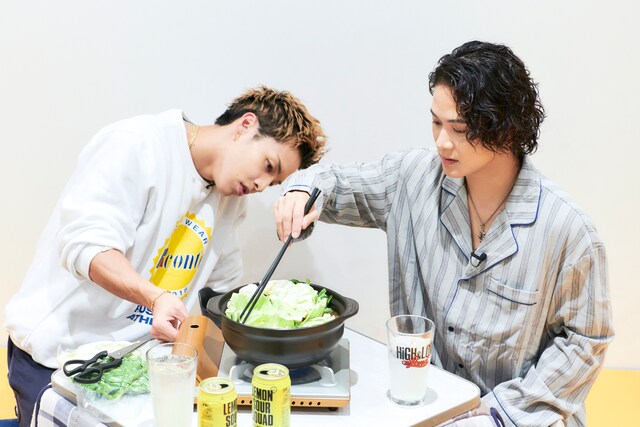 鍋奉行のRIKUさんが火加減を調節。