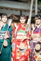 左から久保史緒里、遠藤さくら、賀喜遥香。