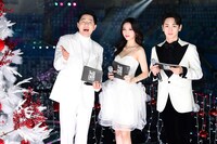 左からBOOM、YUNA（ITZY）、KEY（SHINee）。 (c)SBS