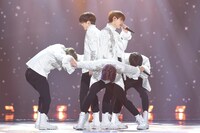 TOMORROW X TOGETHER (c)SBS