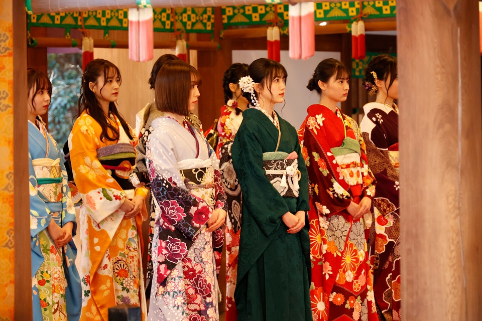 本殿での祈祷の様子。（写真提供：ソニーミュージックレーベルズ）