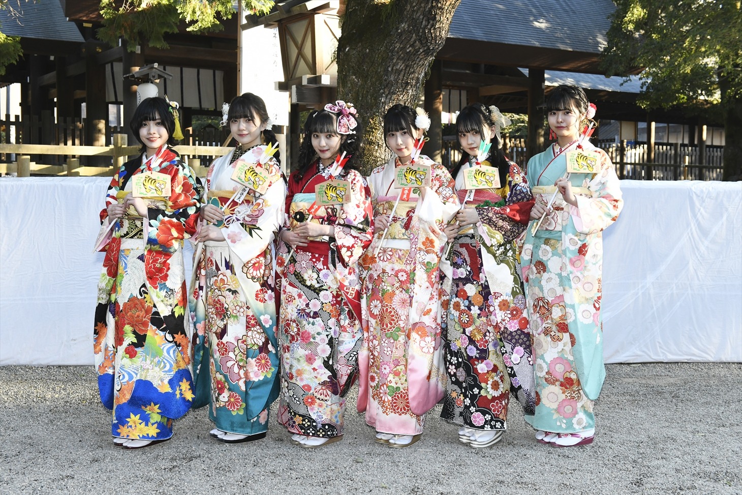 SKE48の新成人メンバー。左から五十嵐早香、坂本真凛、末永桜花、井上瑠夏、赤堀君江、荒野姫楓。(c)2021 Zest, Inc.