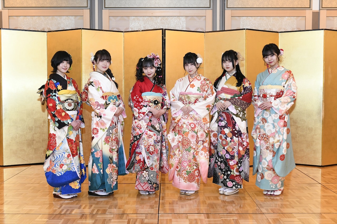 SKE48の新成人メンバー。左から五十嵐早香、坂本真凛、末永桜花、井上瑠夏、赤堀君江、荒野姫楓。(c)2021 Zest, Inc.
