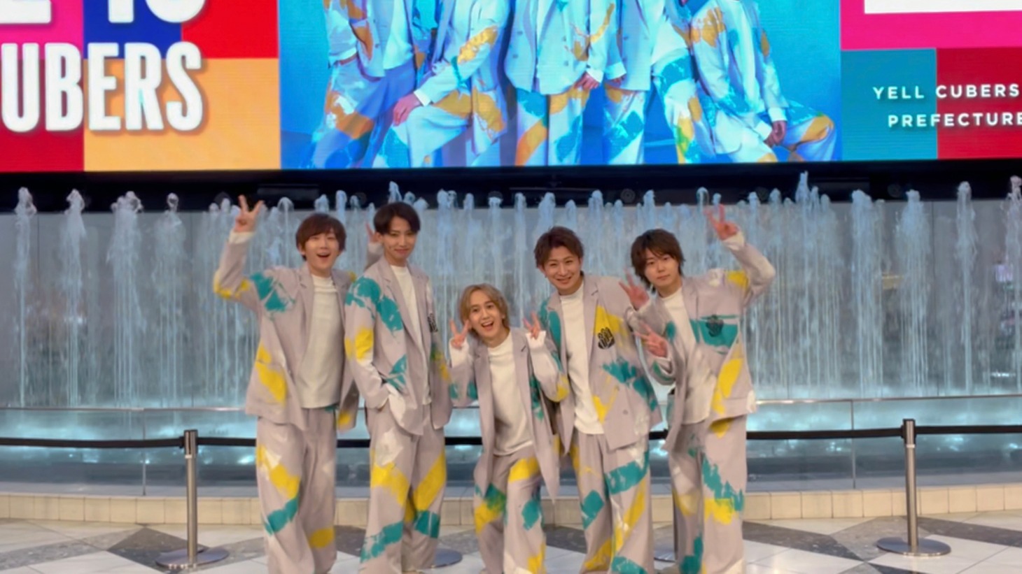 「エブリデイ・アイシタイ」MVのワンシーン。