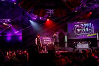 POWER WAVEとDOTAMAの対戦の様子。