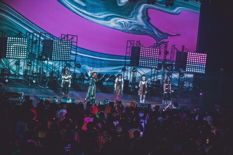 PIGGSのライブの様子。（Photo by 村長 @son_tkhs）